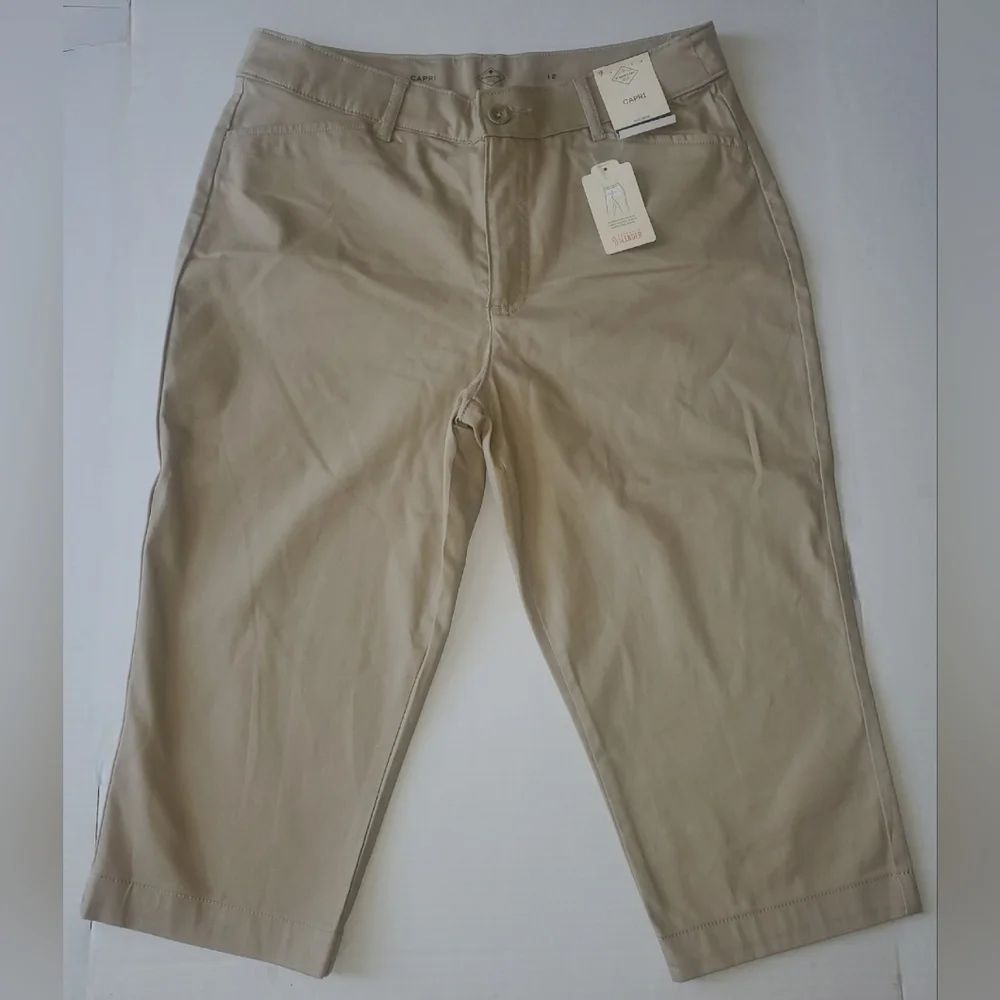 St. John's Bay Women's Capri Pants Sz 12 Biscotti - Picture 4 of 9